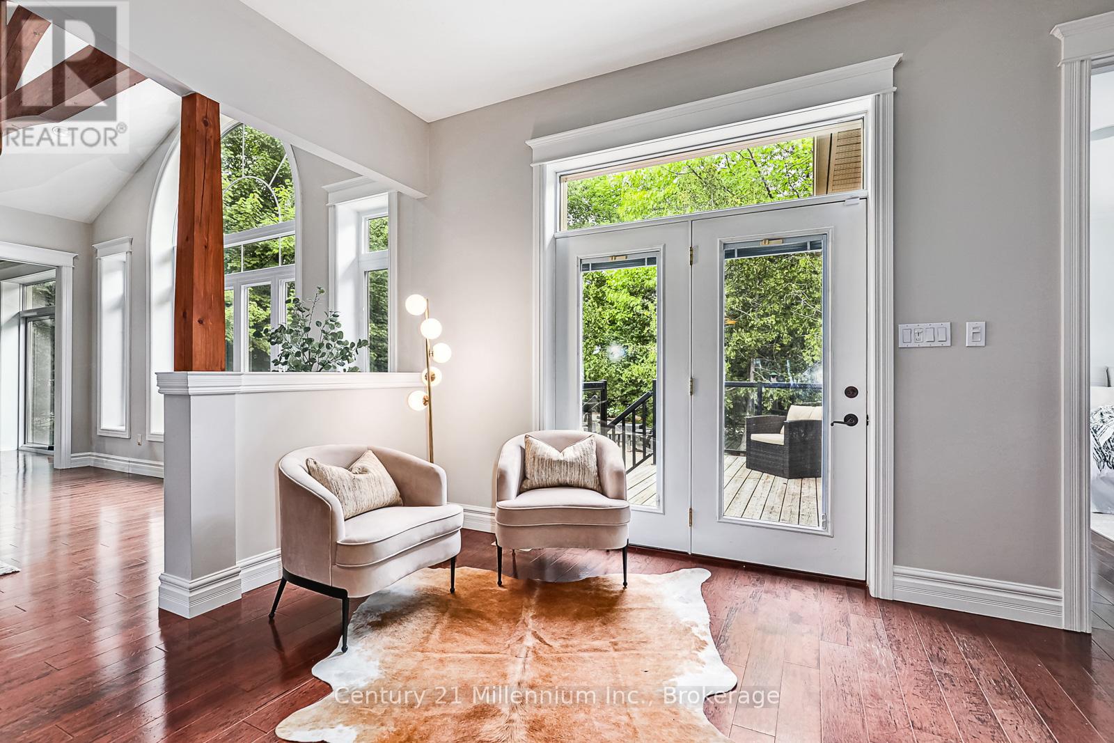 Photo 10 of 112 Cortina Crescent, Blue Mountains ON