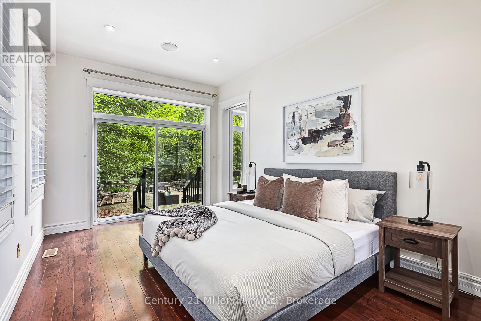 Photo 14 of 112 Cortina Crescent, Blue Mountains ON