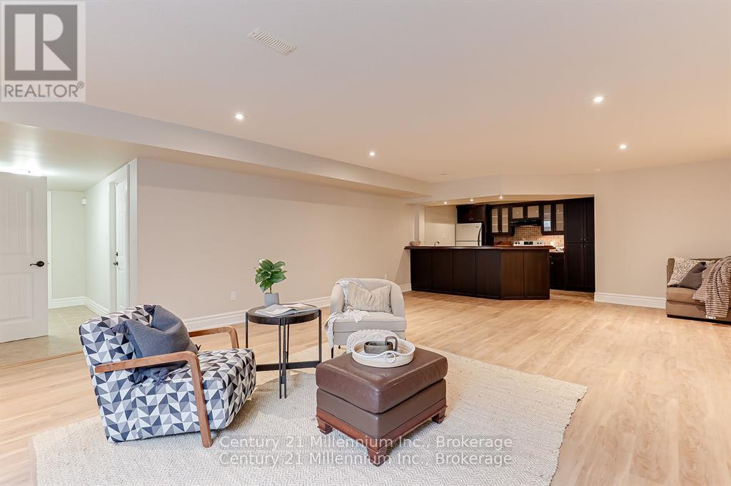 Photo 32 of 112 Cortina Crescent, Blue Mountains ON