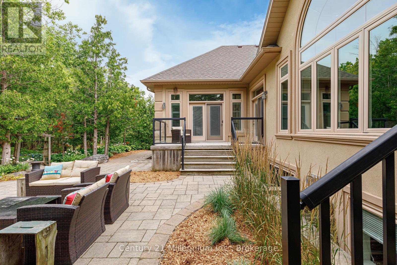 Photo 36 of 112 Cortina Crescent, Blue Mountains ON