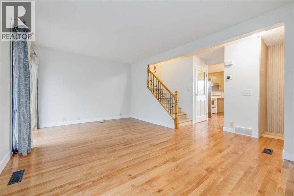 Single Family House for Sale in   Bergen Road NW Beddington Heights Calgary 