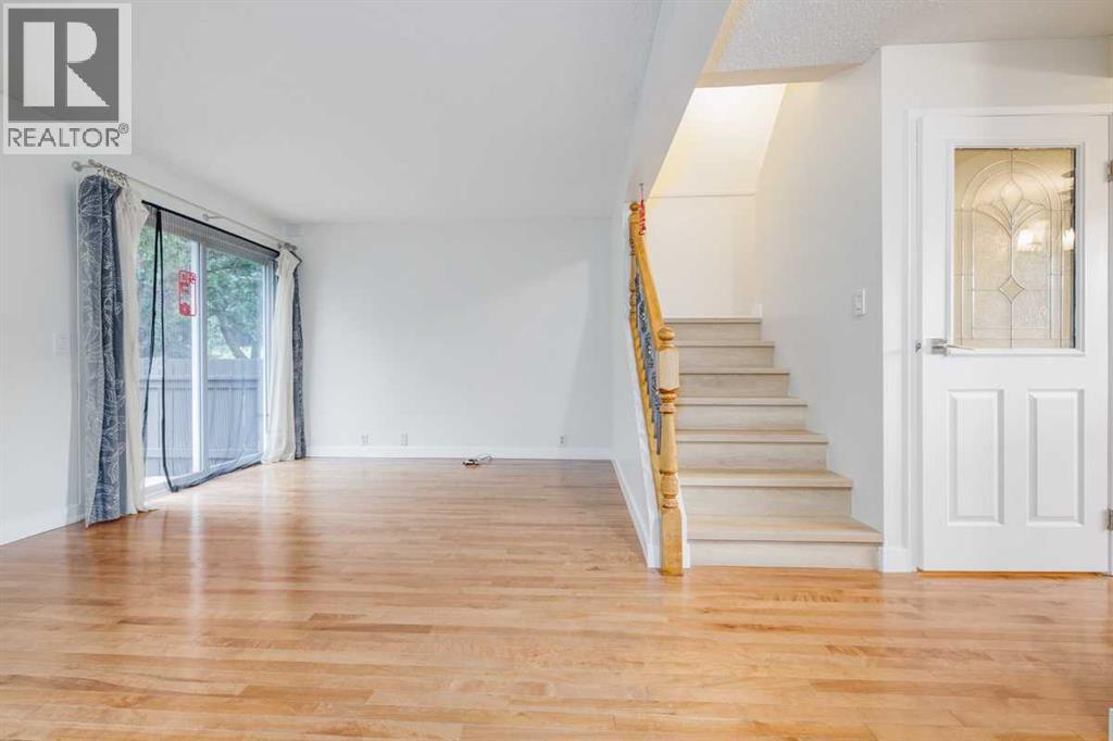 Single Family House for Sale in   Bergen Road NW Beddington Heights Calgary 