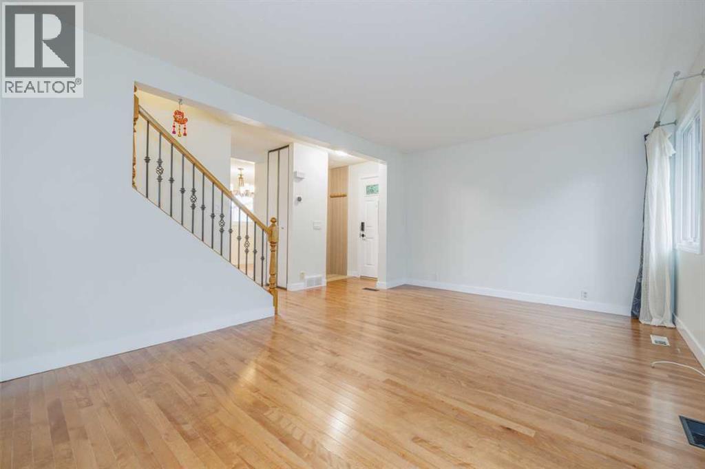 13, 115 Bergen Road NW, Calgary, Alberta
