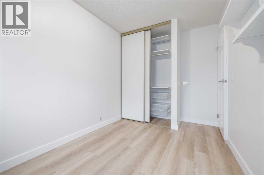 Single Family House for Sale in   Bergen Road NW Beddington Heights Calgary 