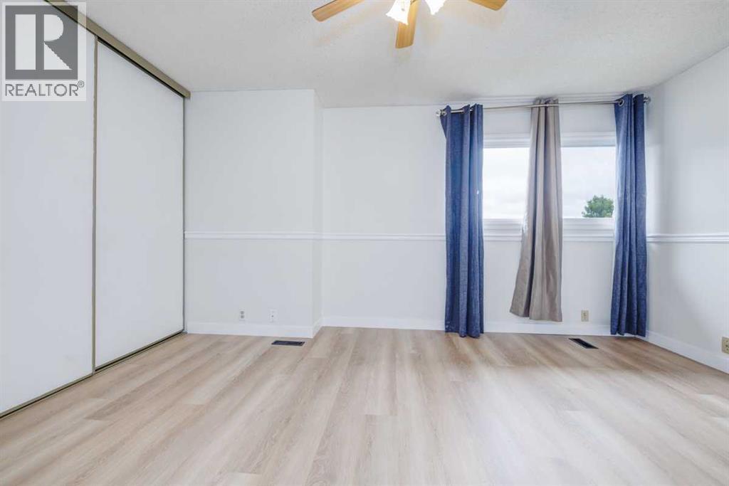 Single Family House for Sale in   Bergen Road NW Beddington Heights Calgary 