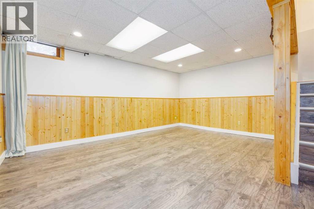 Single Family House for Sale in   Bergen Road NW Beddington Heights Calgary 