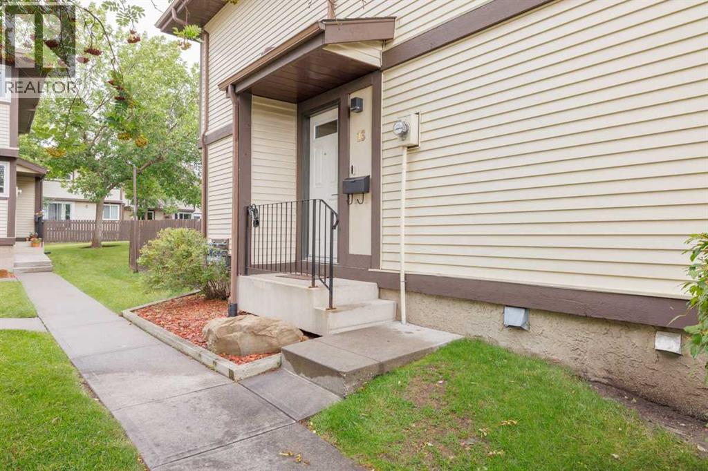 Single Family House for Sale in   Bergen Road NW Beddington Heights Calgary 