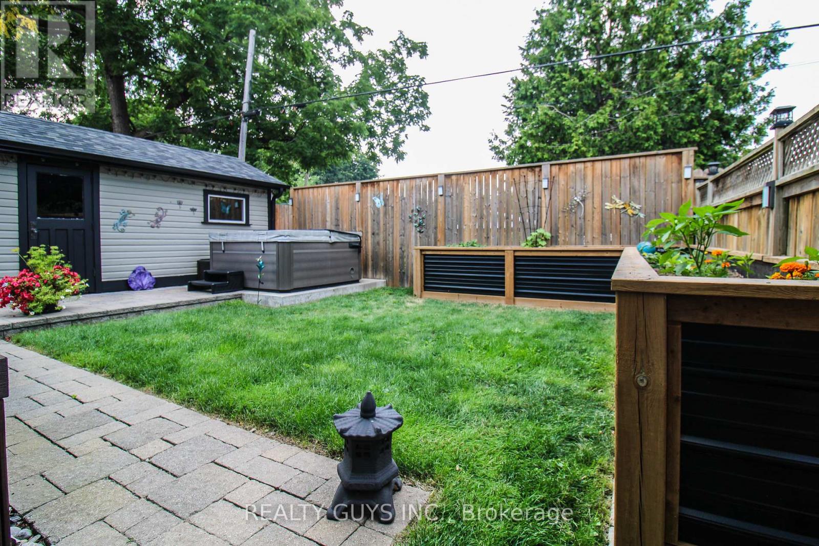 Photo 10 of 554 Douglas Avenue, Peterborough Central ON