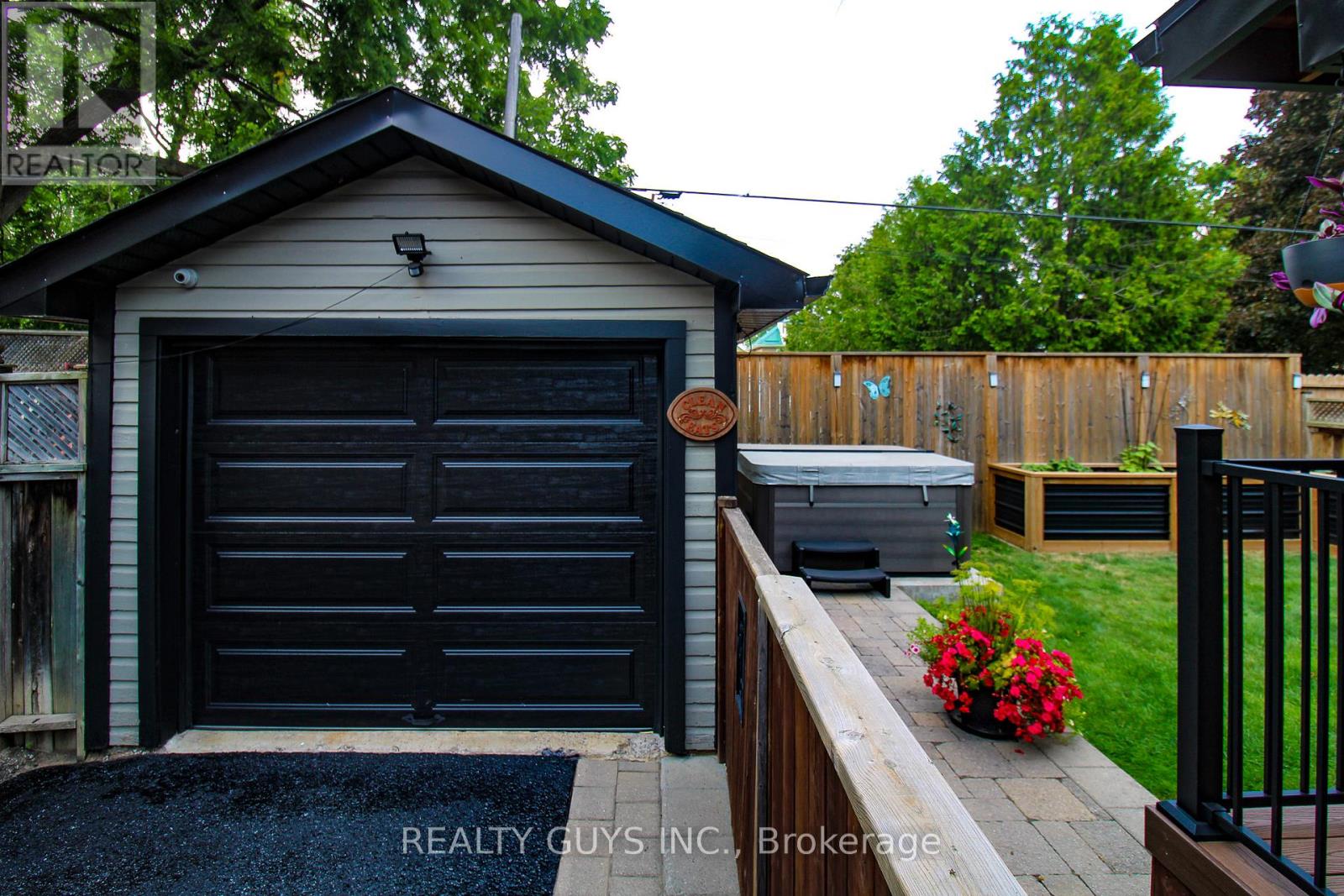 Photo 17 of 554 Douglas Avenue, Peterborough Central ON
