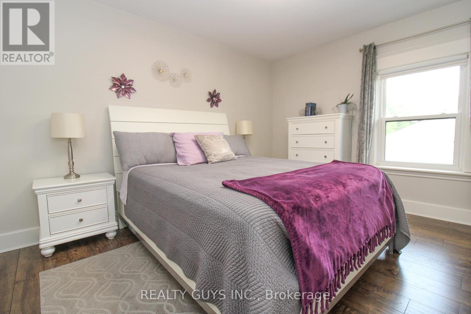 Photo 33 of 554 Douglas Avenue, Peterborough Central ON