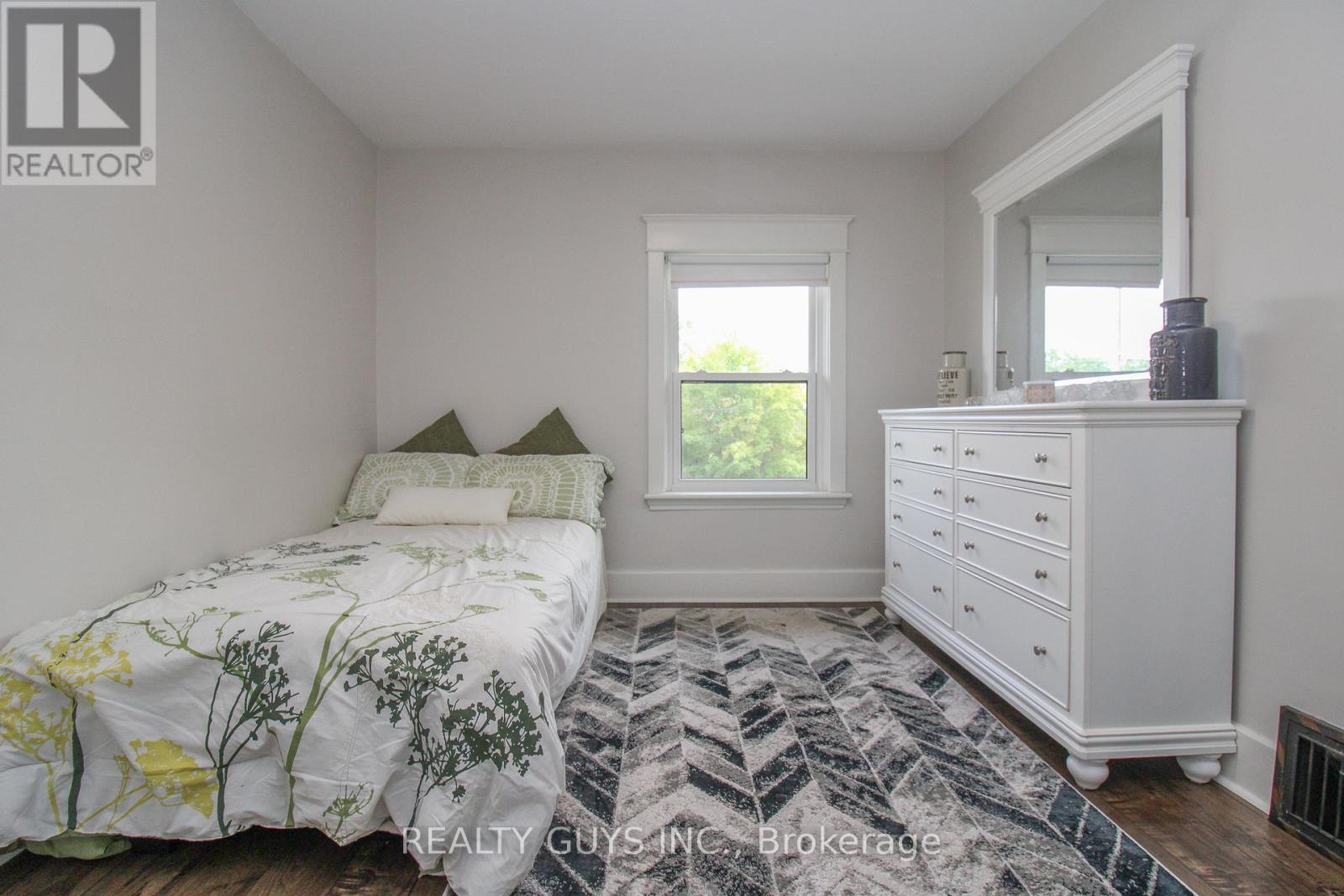 Photo 34 of 554 Douglas Avenue, Peterborough Central ON