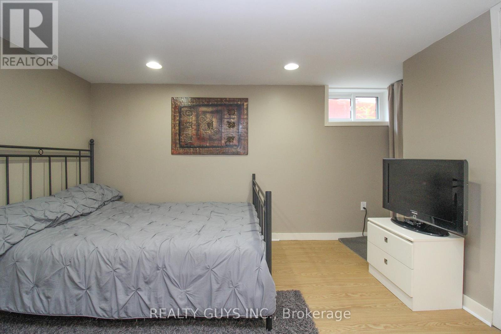 Photo 40 of 554 Douglas Avenue, Peterborough Central ON