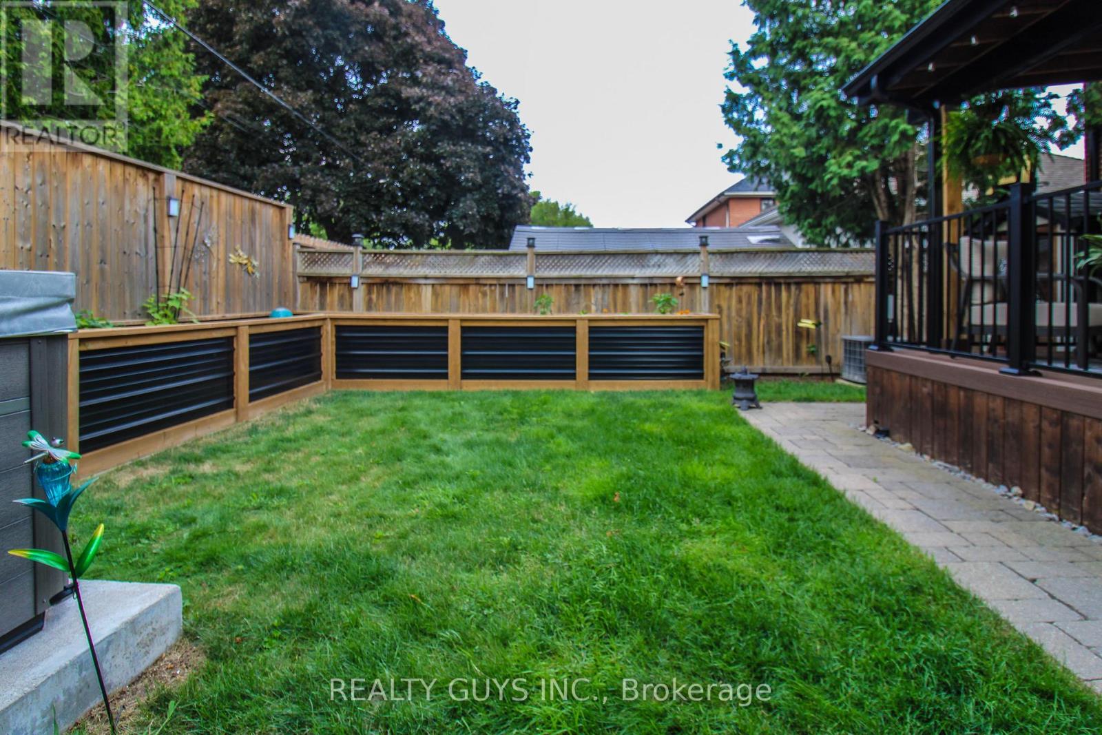 Photo 9 of 554 Douglas Avenue, Peterborough Central ON