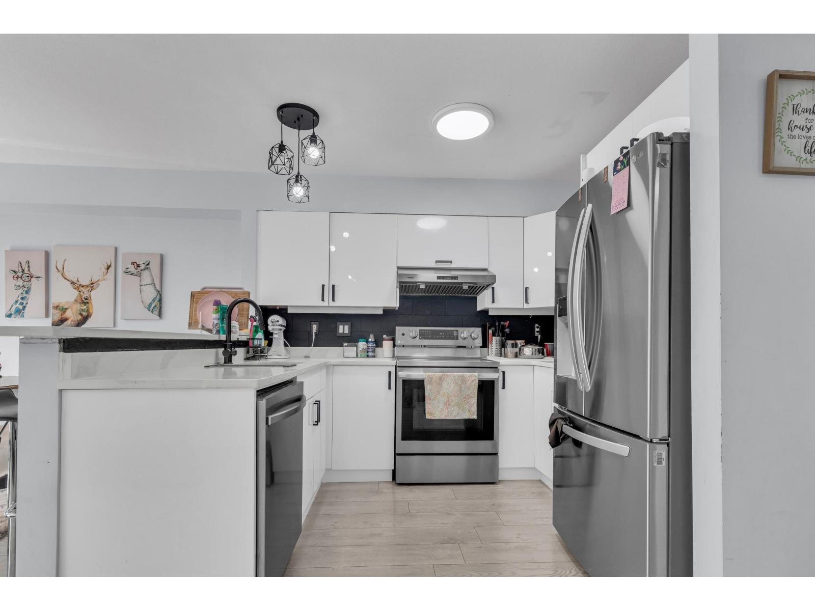 Photo 9 of 202 9580 Prince Charles Boulevard, Surrey BC