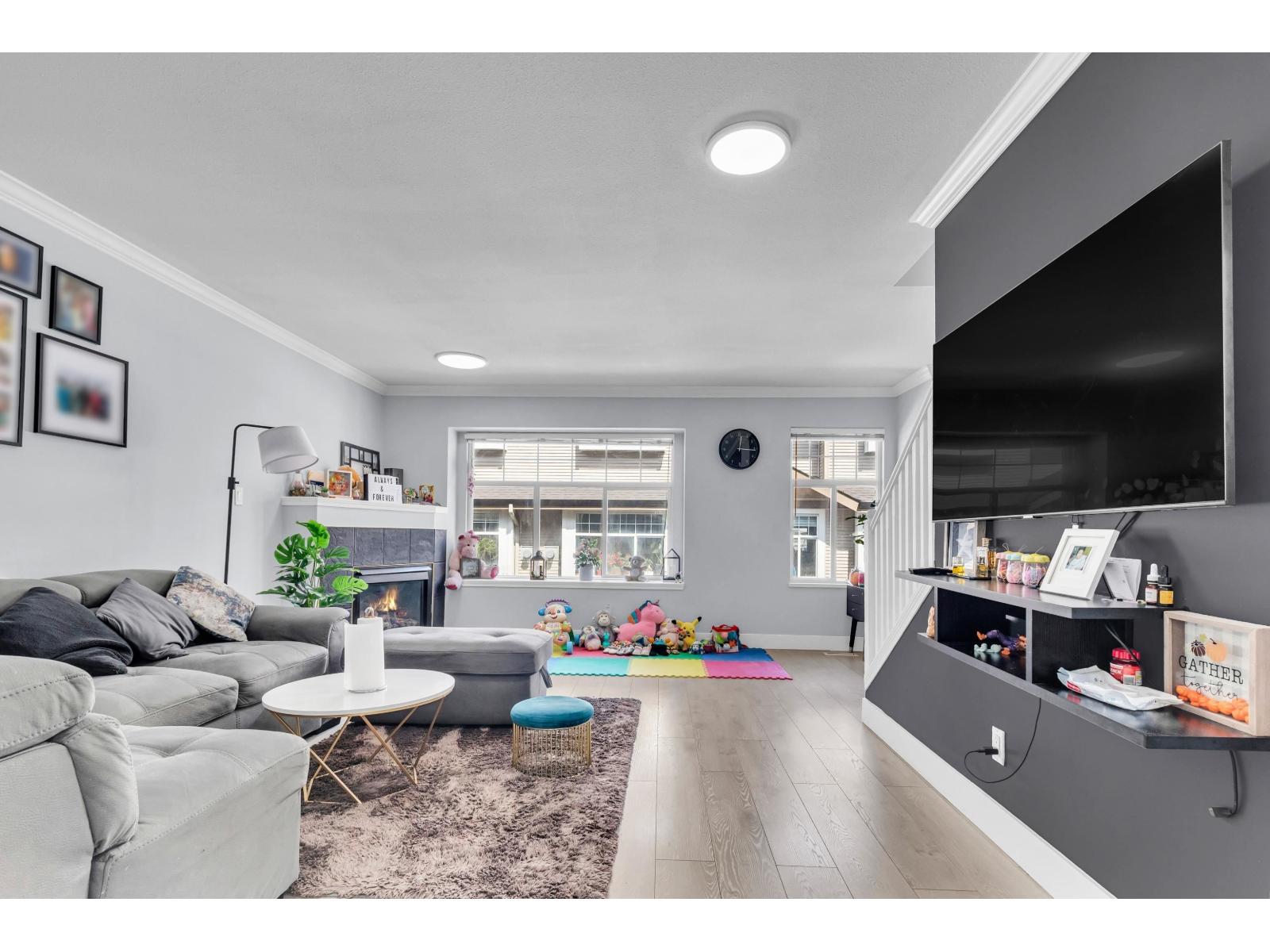 Photo 3 of 202 9580 Prince Charles Boulevard, Surrey BC