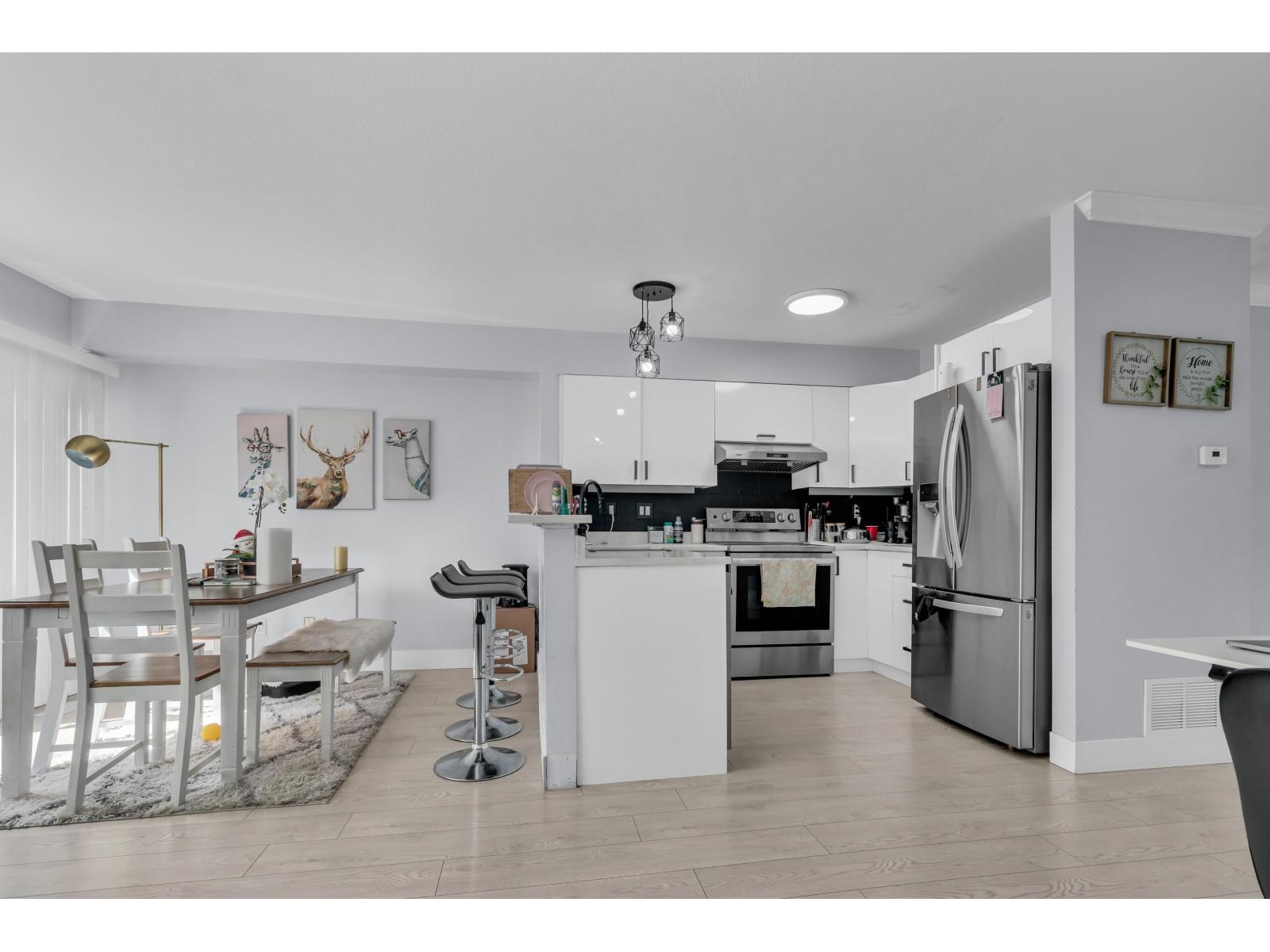 Photo 7 of 202 9580 Prince Charles Boulevard, Surrey BC
