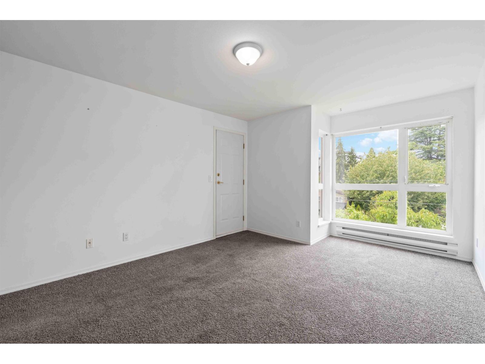 Photo 5 of 307 20245 53 Avenue, Langley BC