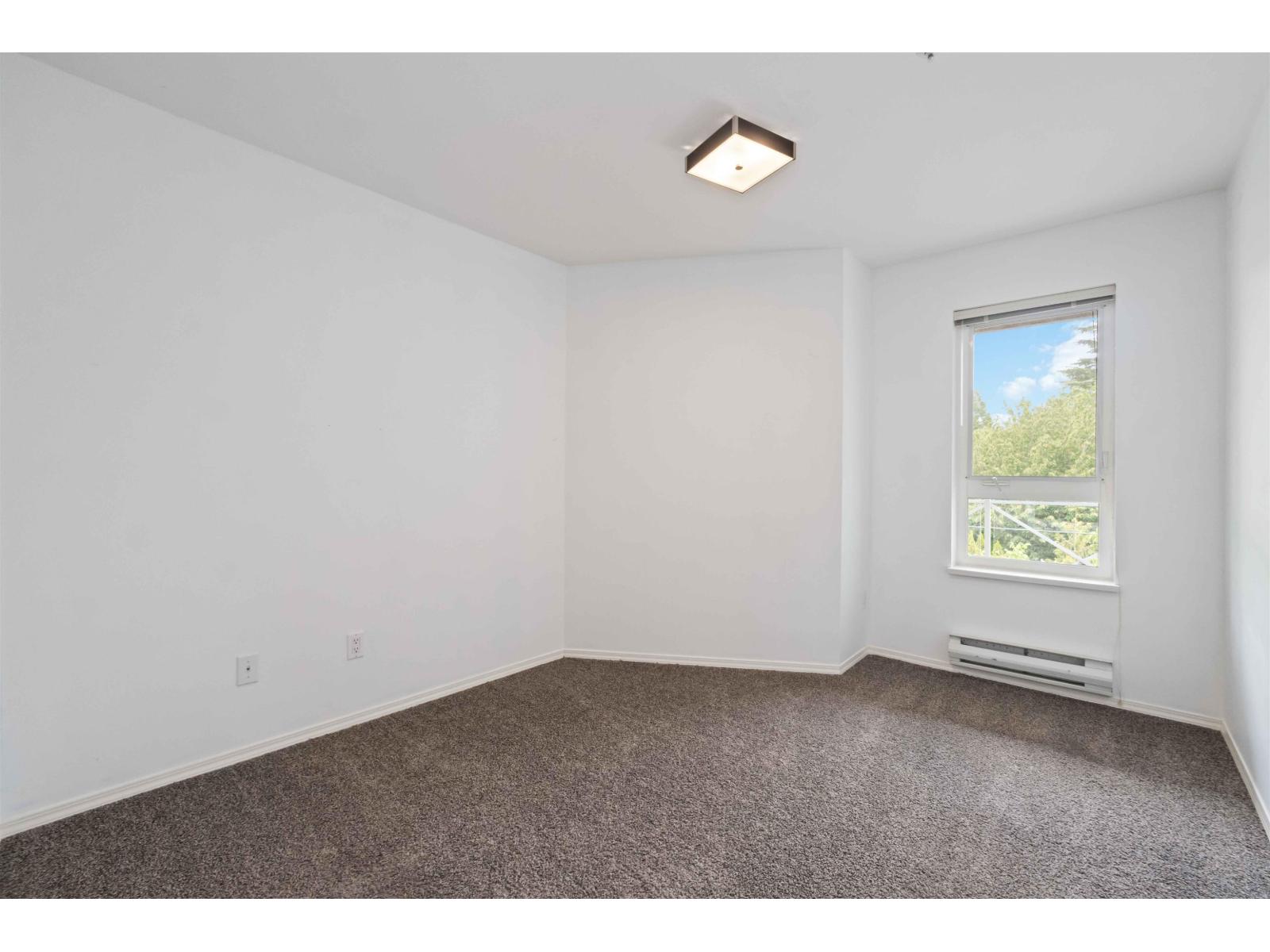 Photo 10 of 307 20245 53 Avenue, Langley BC