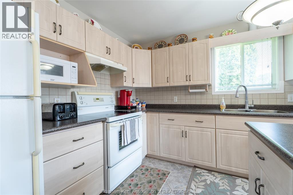 Photo 45 of 29 Larose Crescent, Chatham ON