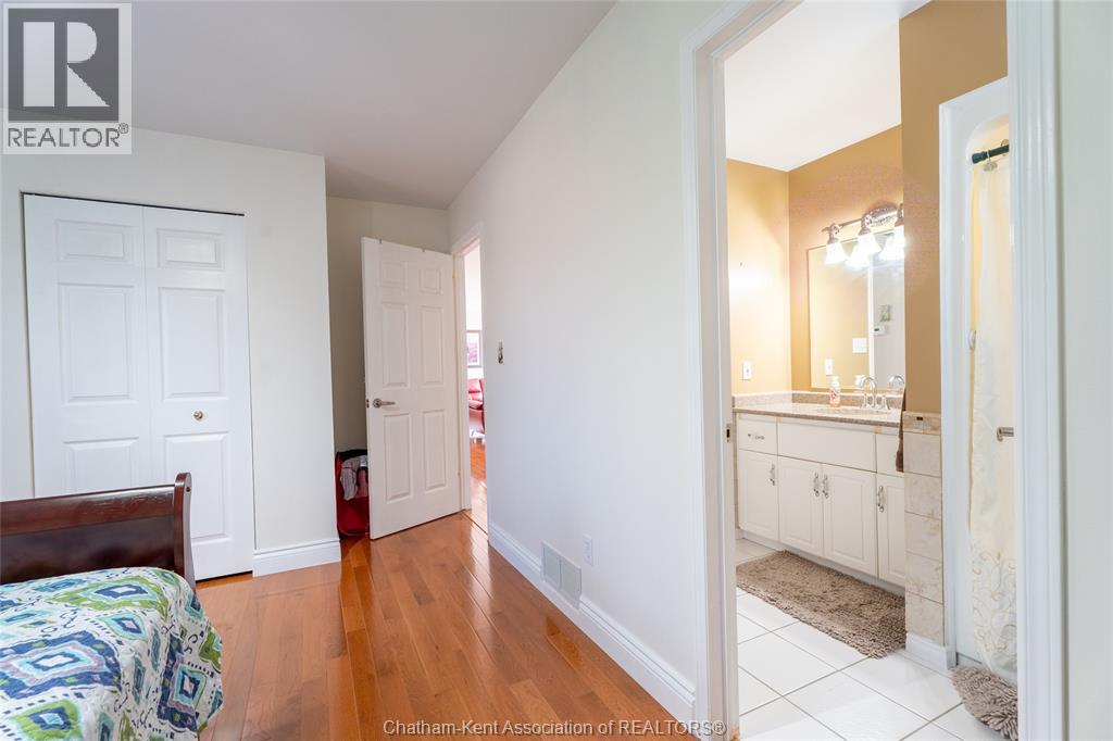 Photo 38 of 29 Larose Crescent, Chatham ON