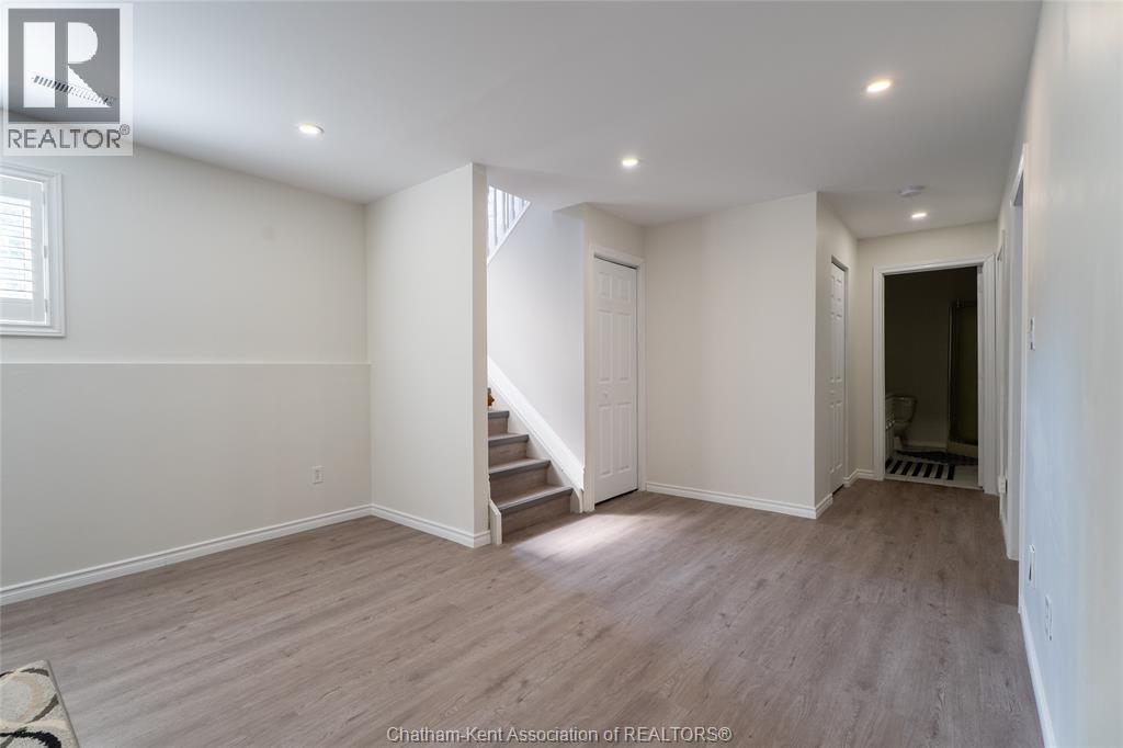 Photo 35 of 29 Larose Crescent, Chatham ON