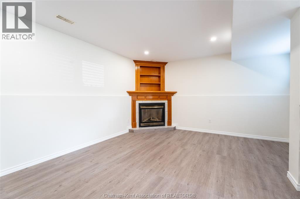 Photo 36 of 29 Larose Crescent, Chatham ON