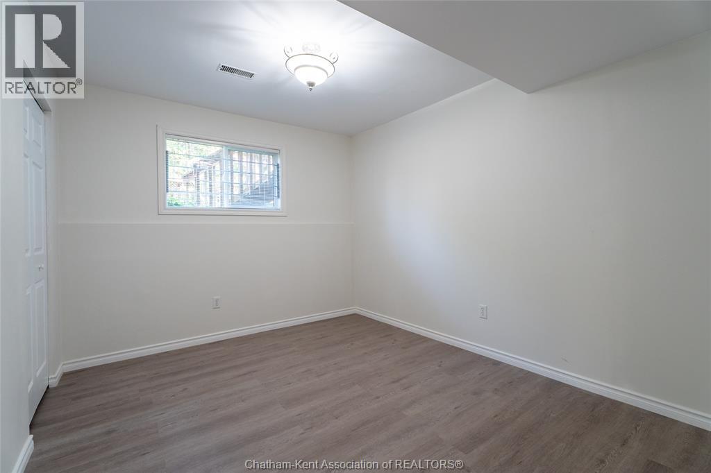 Photo 8 of 29 Larose Crescent, Chatham ON