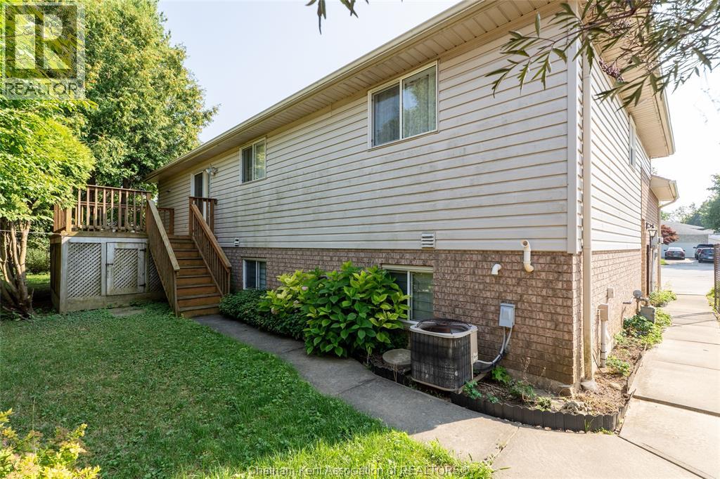 Photo 6 of 29 Larose Crescent, Chatham ON