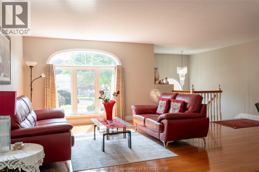 Photo 11 of 29 Larose Crescent, Chatham ON