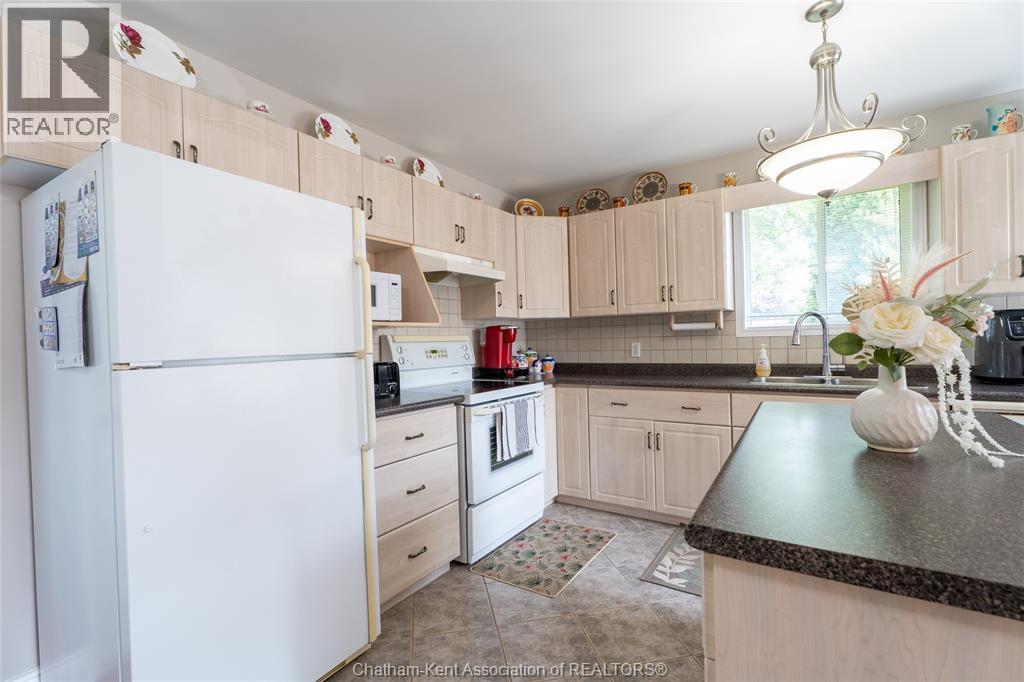 Photo 37 of 29 Larose Crescent, Chatham ON