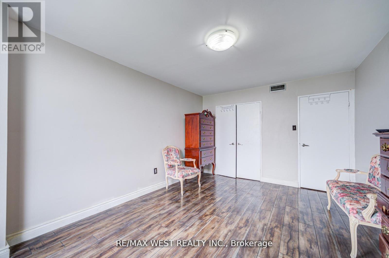 Photo 42 of 606 44 Longbourne Drive, Toronto ON