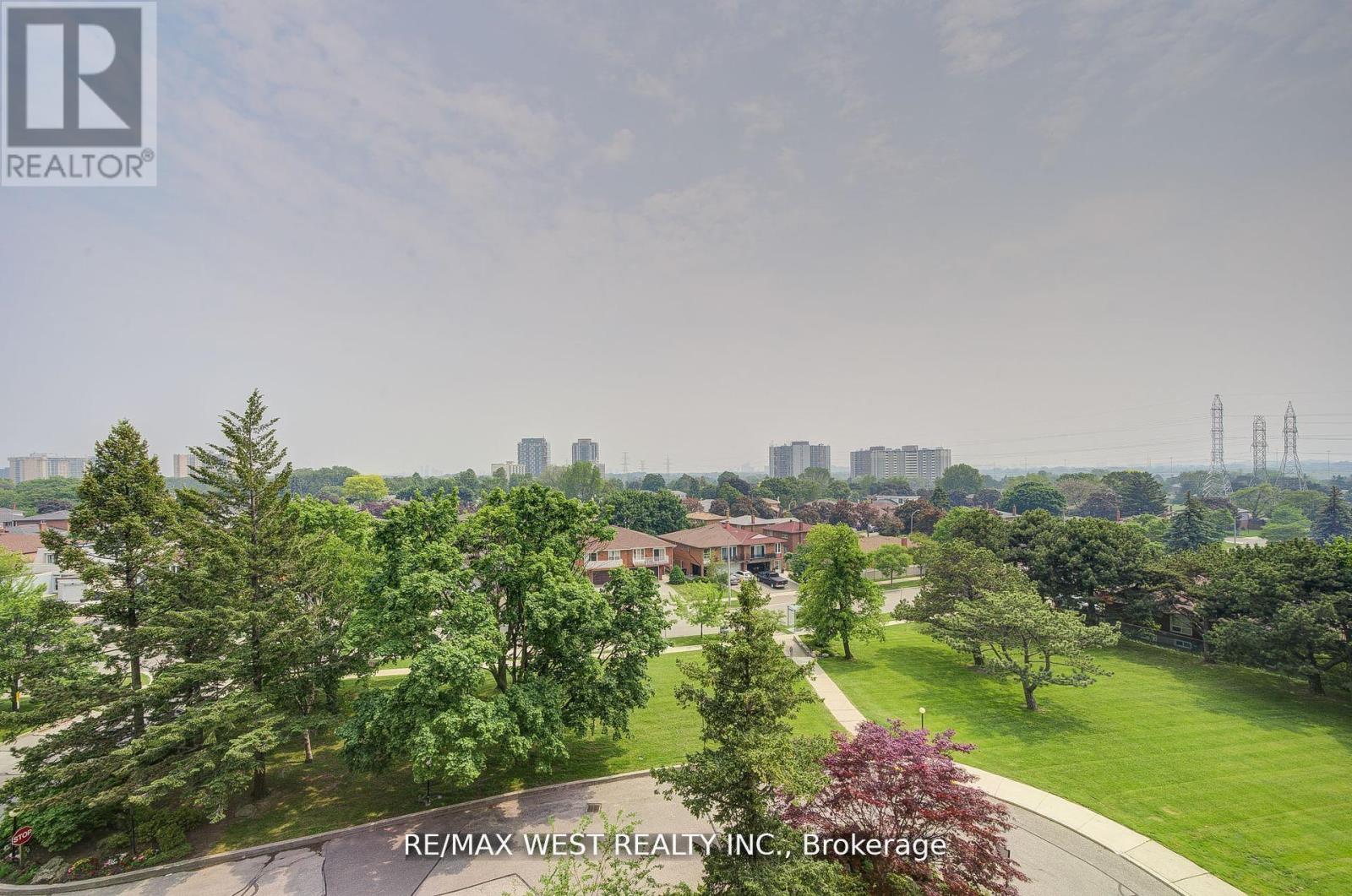 Photo 7 of 606 44 Longbourne Drive, Toronto ON
