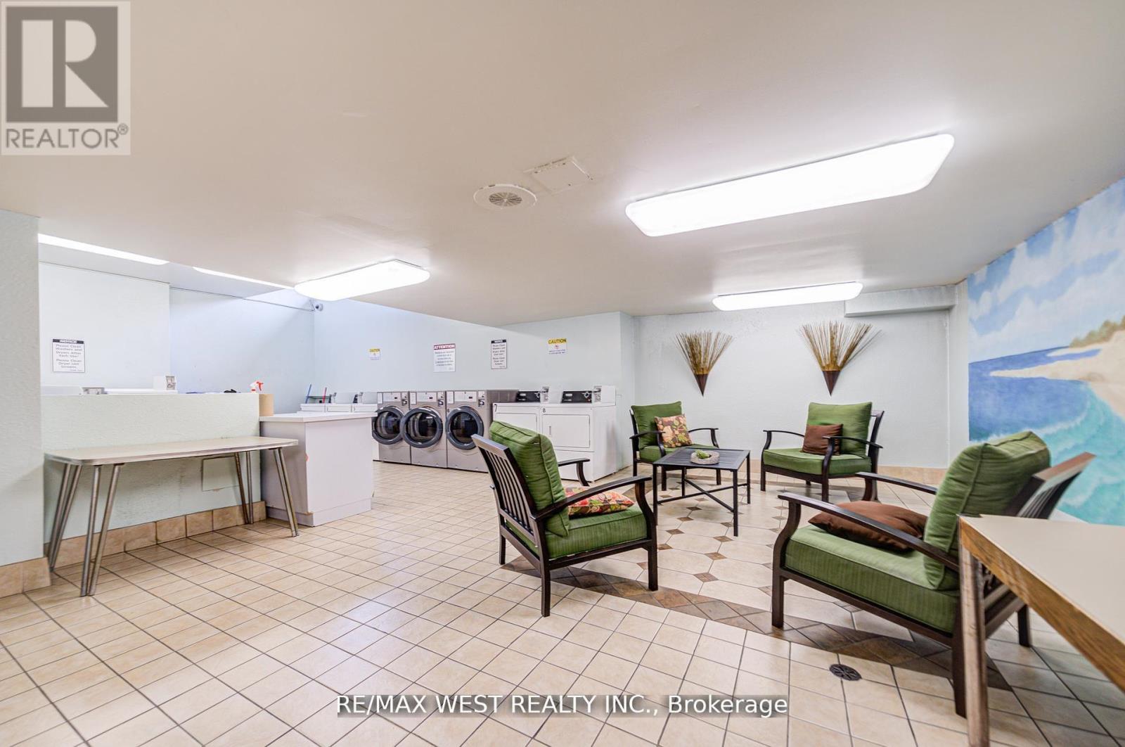 Photo 18 of 606 44 Longbourne Drive, Toronto ON