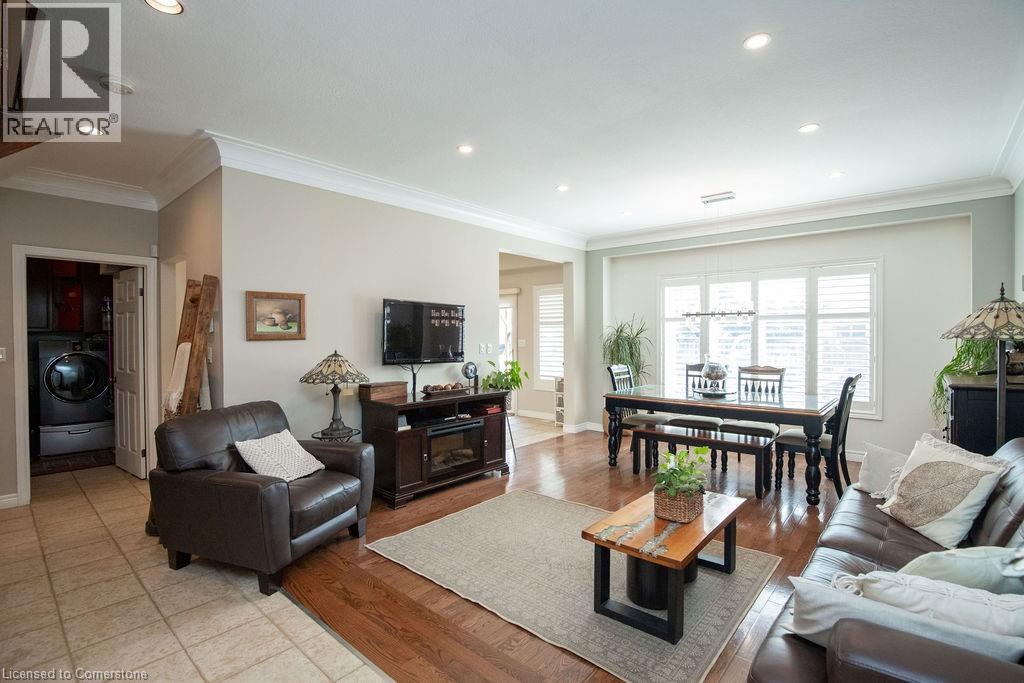 Photo 8 of 15 Meadowbank Drive, Hamilton ON