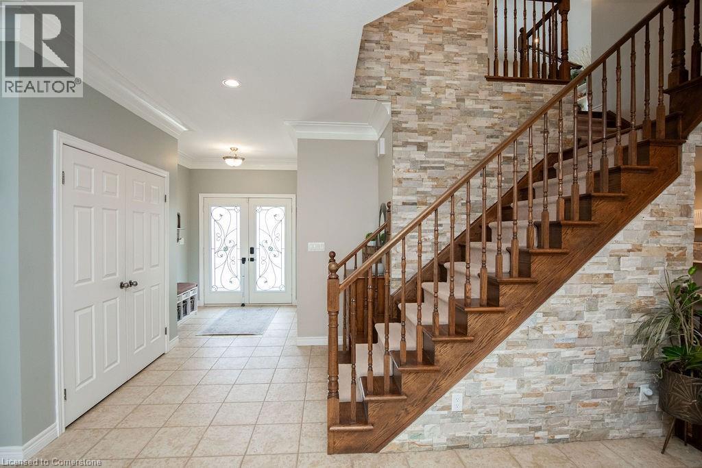 Photo 6 of 15 Meadowbank Drive, Hamilton ON