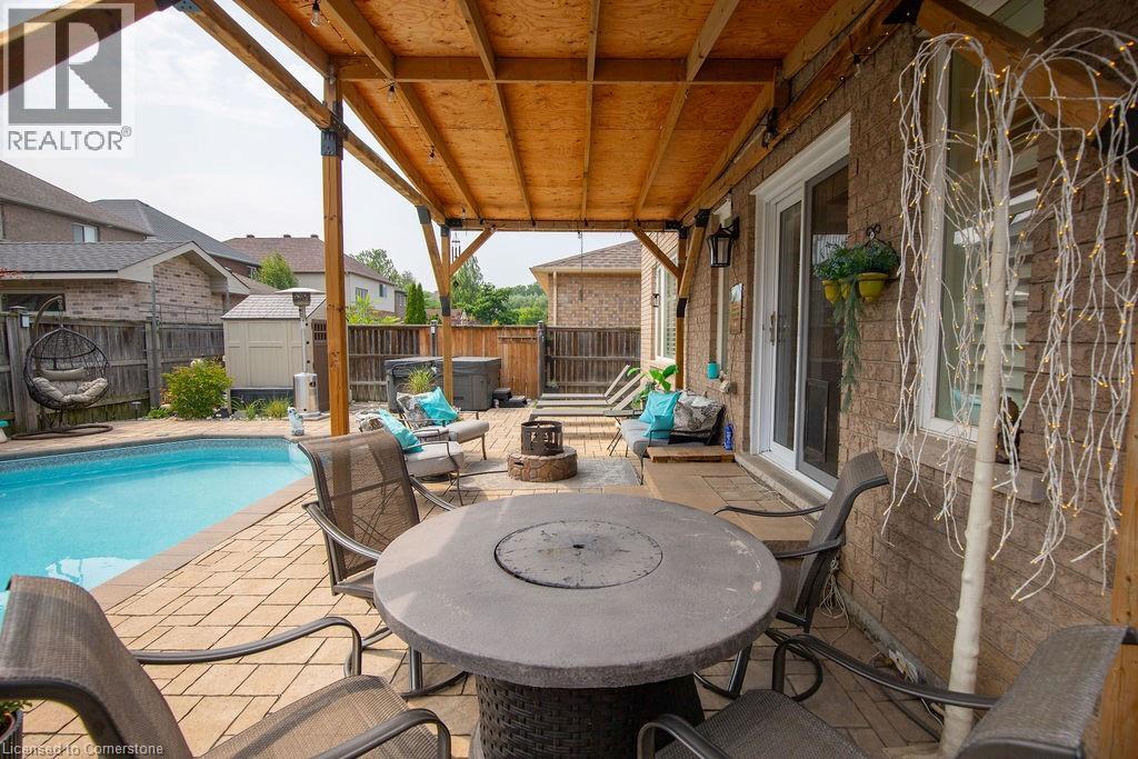 Photo 31 of 15 Meadowbank Drive, Hamilton ON