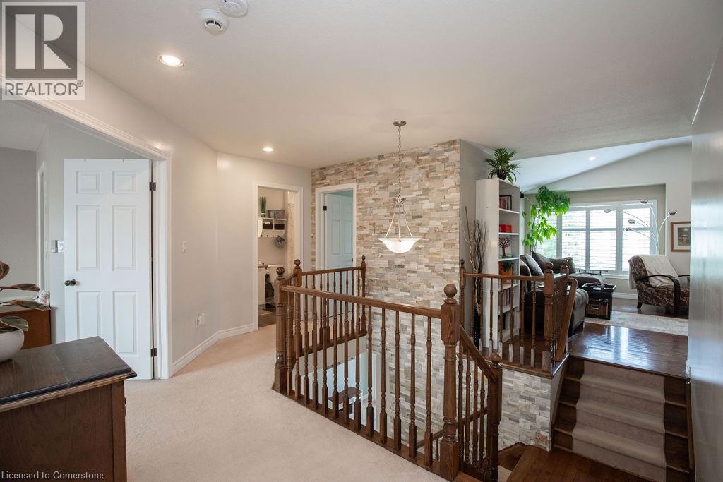 Photo 26 of 15 Meadowbank Drive, Hamilton ON