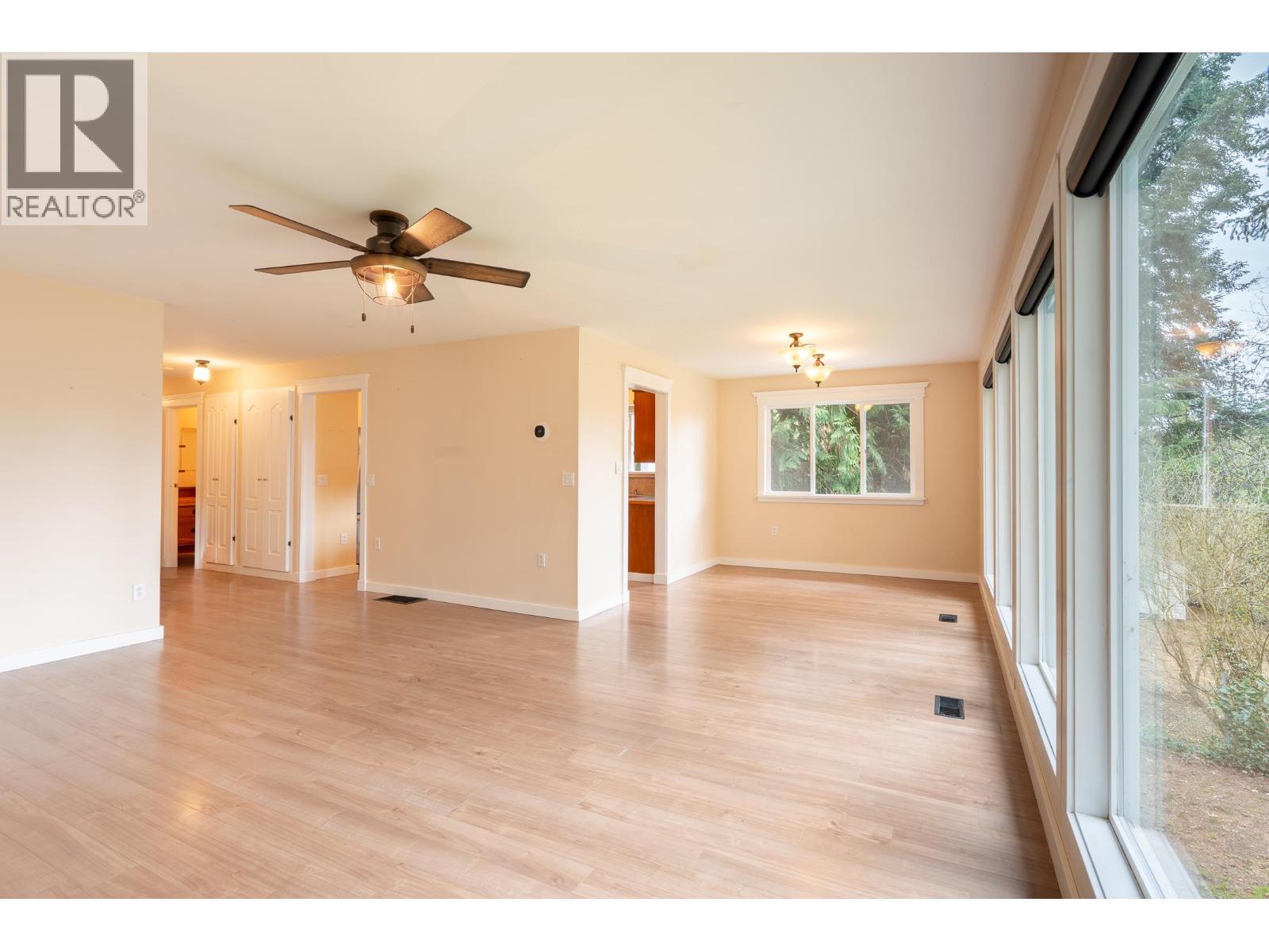 5080 SUNSHINE COAST HIGHWAY, Sechelt