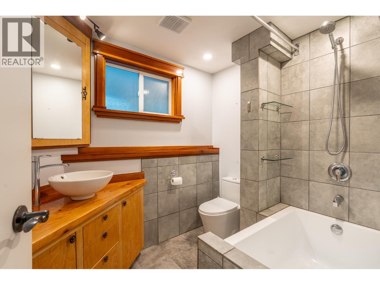 5080 SUNSHINE COAST HIGHWAY, Sechelt