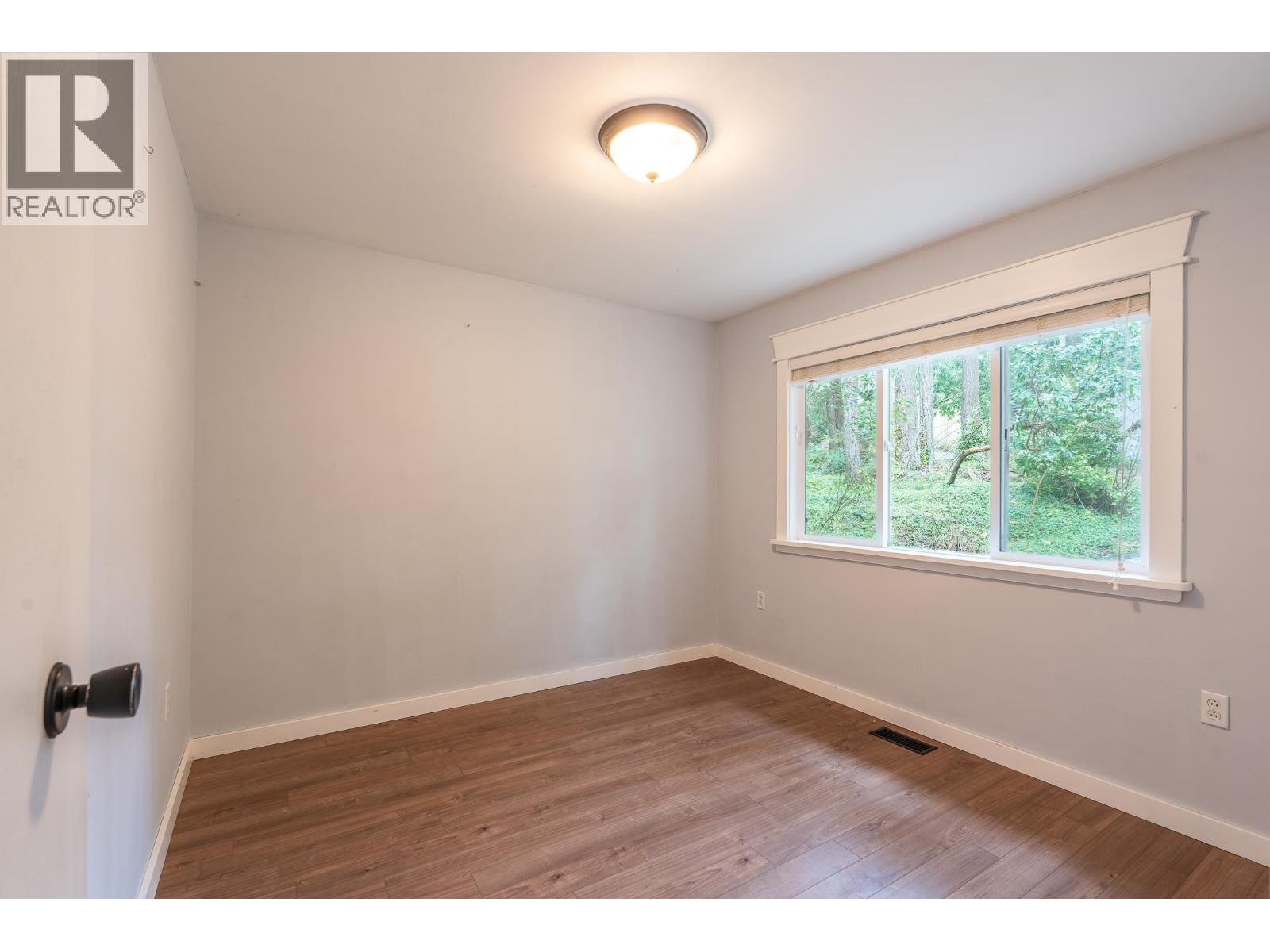 5080 SUNSHINE COAST HIGHWAY, Sechelt