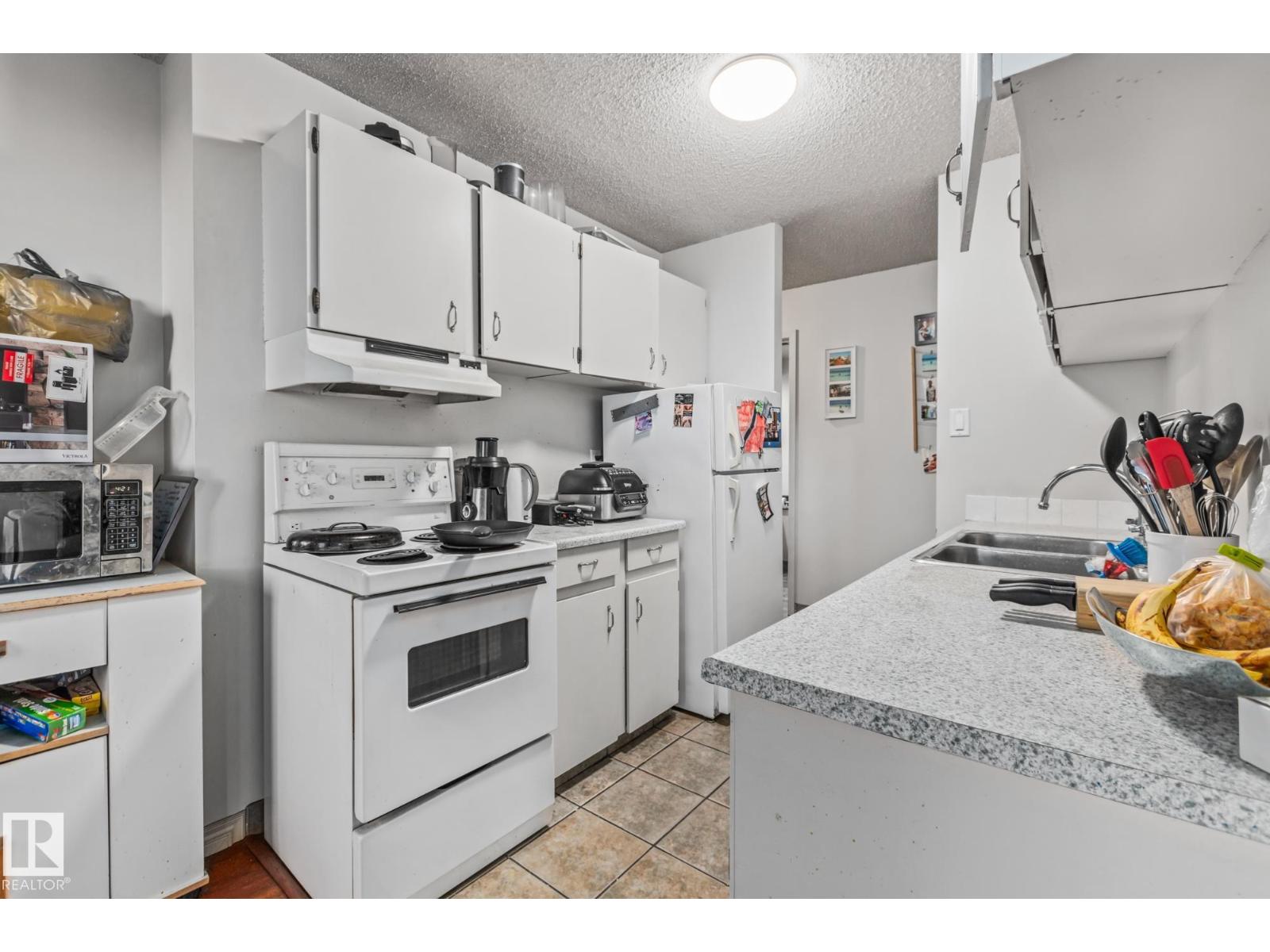 Photo 7 of 702 10015 119 St Nw, Edmonton AB