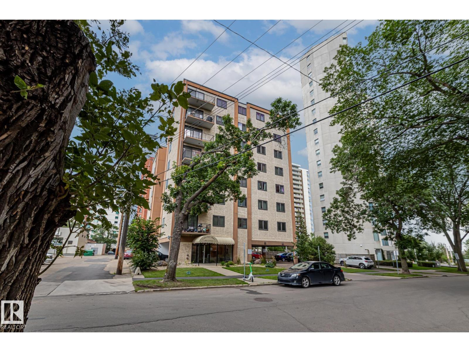 Photo 10 of 702 10015 119 St Nw, Edmonton AB
