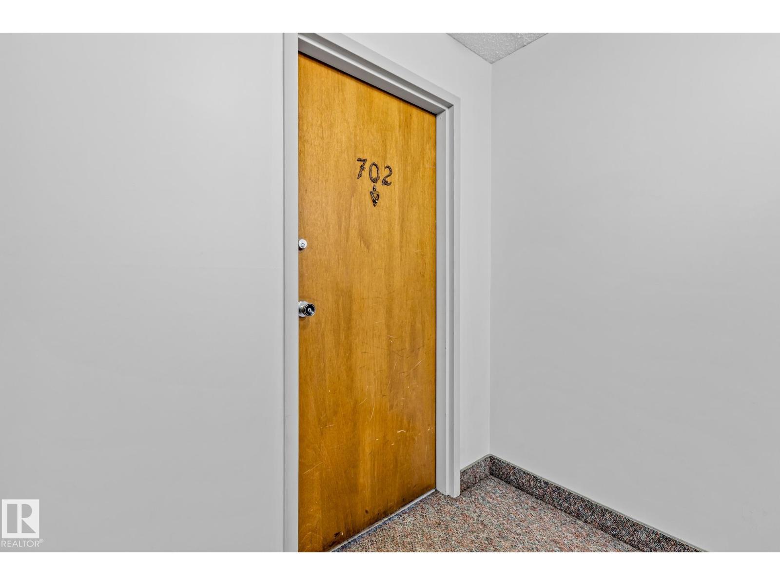 Photo 3 of 702 10015 119 St Nw, Edmonton AB