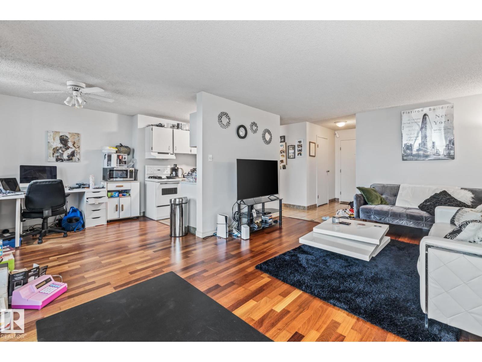 Photo 12 of 702 10015 119 St Nw, Edmonton AB