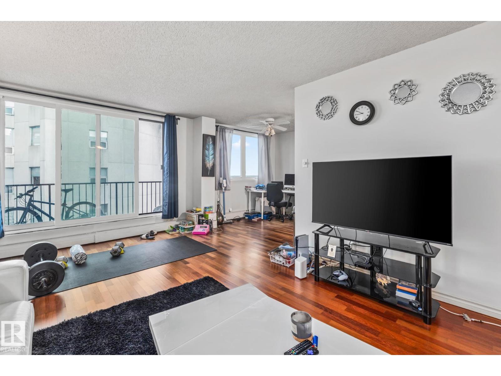 Photo 11 of 702 10015 119 St Nw, Edmonton AB
