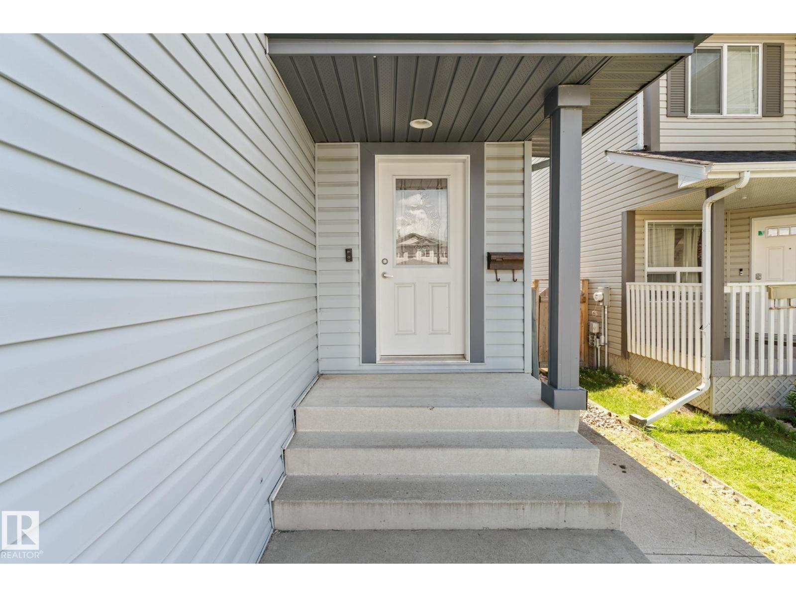 Photo 4 of 11241 167 A Av Nw, Edmonton AB