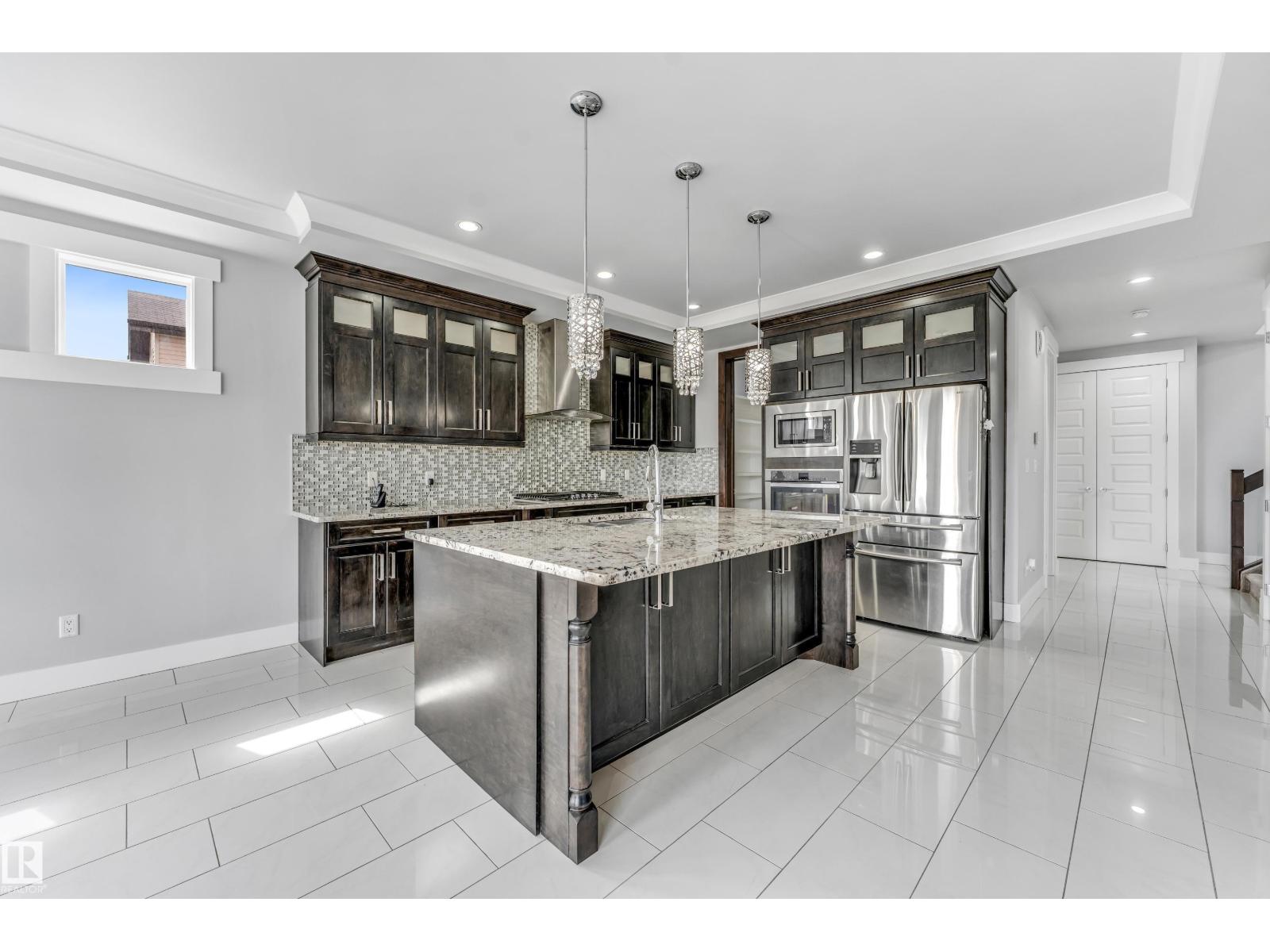 Photo 23 of 1743 28 St Nw, Edmonton AB
