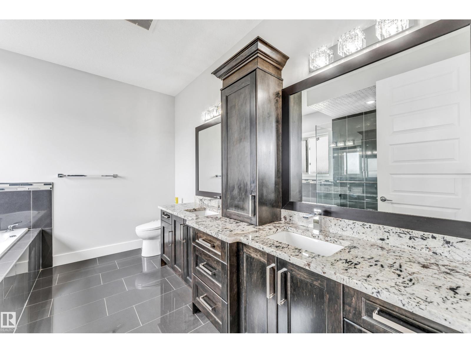 Photo 11 of 1743 28 St Nw, Edmonton AB