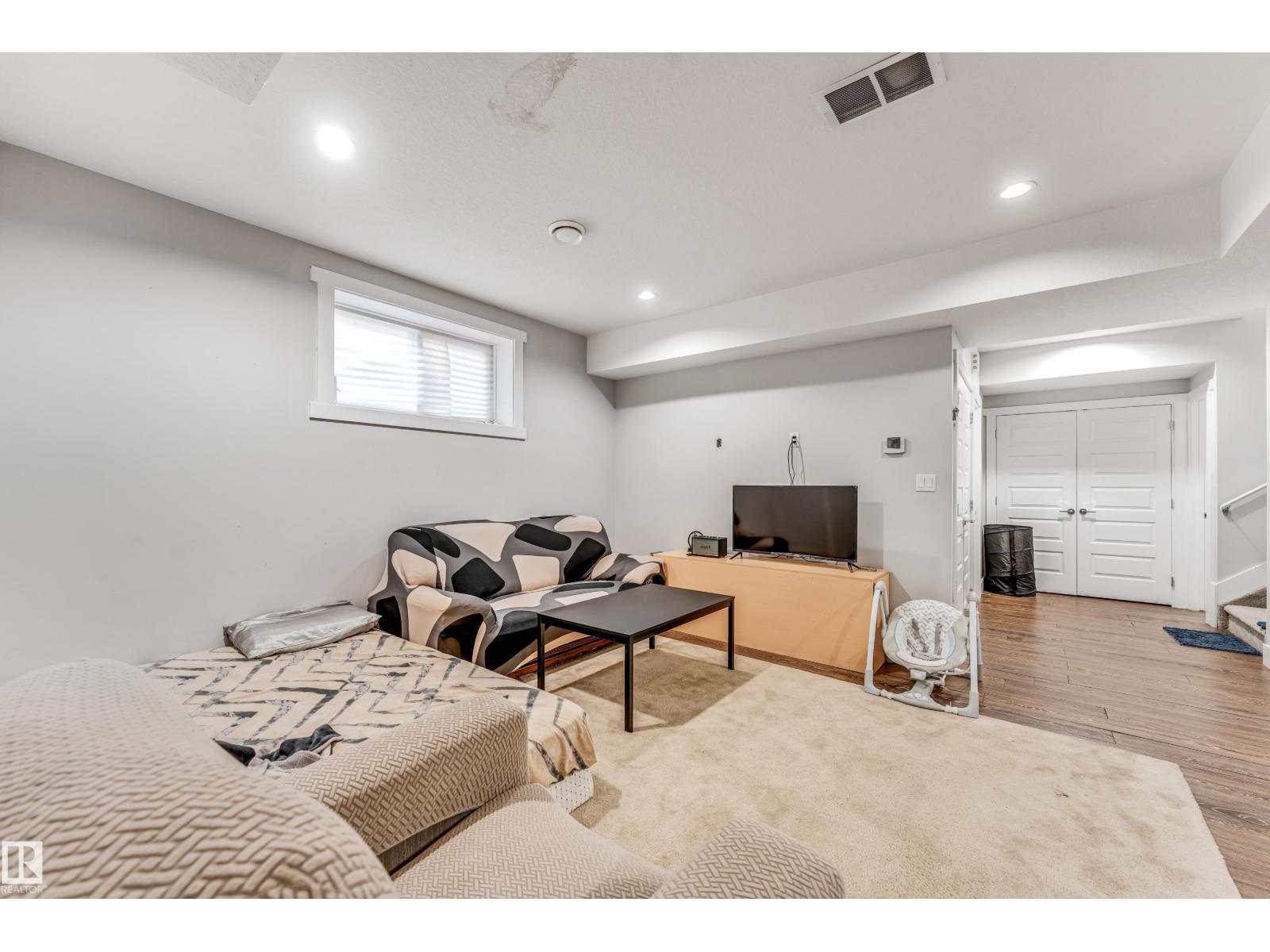 Photo 40 of 1743 28 St Nw, Edmonton AB