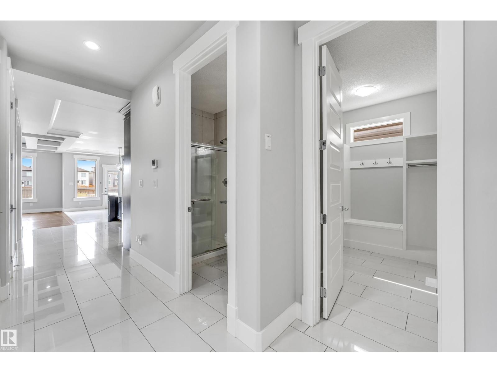 Photo 17 of 1743 28 St Nw, Edmonton AB